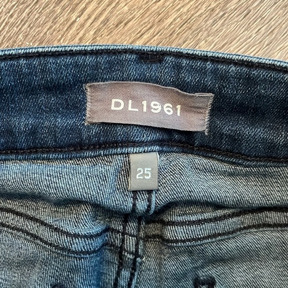 DL1961 Bridget Boot High Rise Instasculpt™ Jeans 25 - Picture 3 of 8